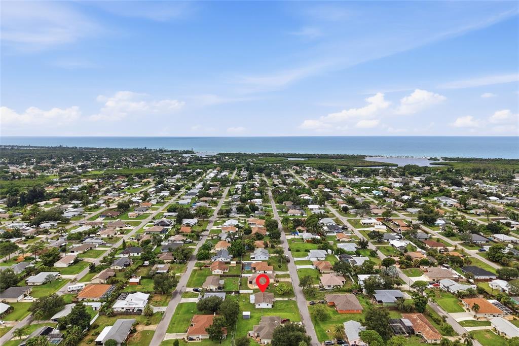 935 Everest Road Venice, FL 34293 - Photo 5 of 55 Gallery Image 5