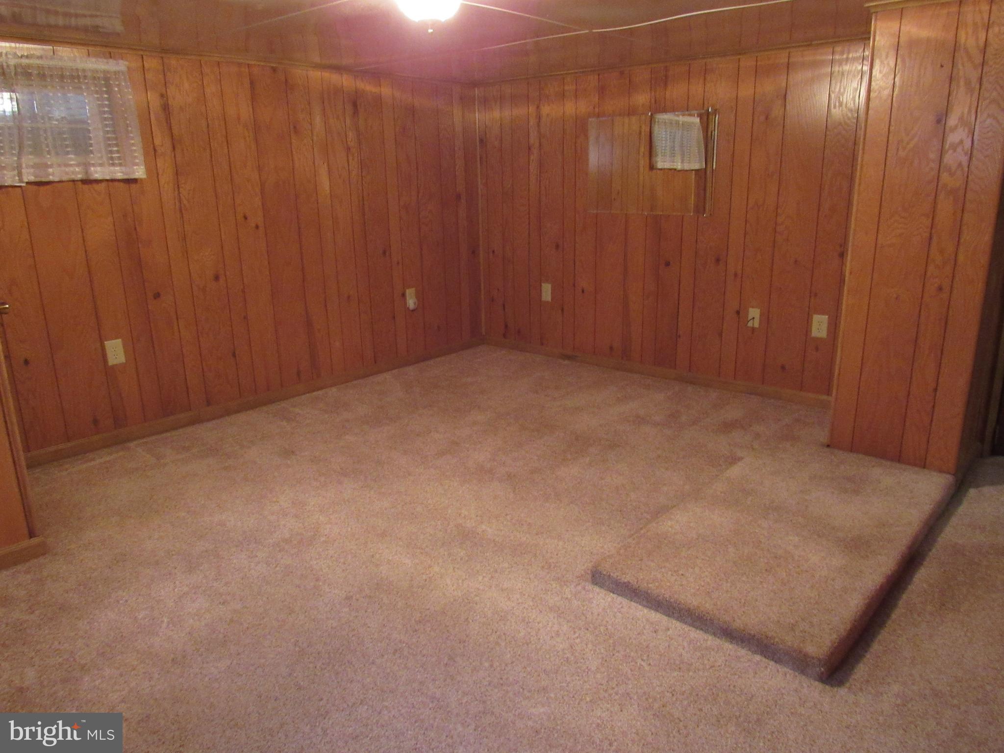 110 West 6th Avenue Ranson, WV 25438 - Photo 20 of 27 an empty room with windows