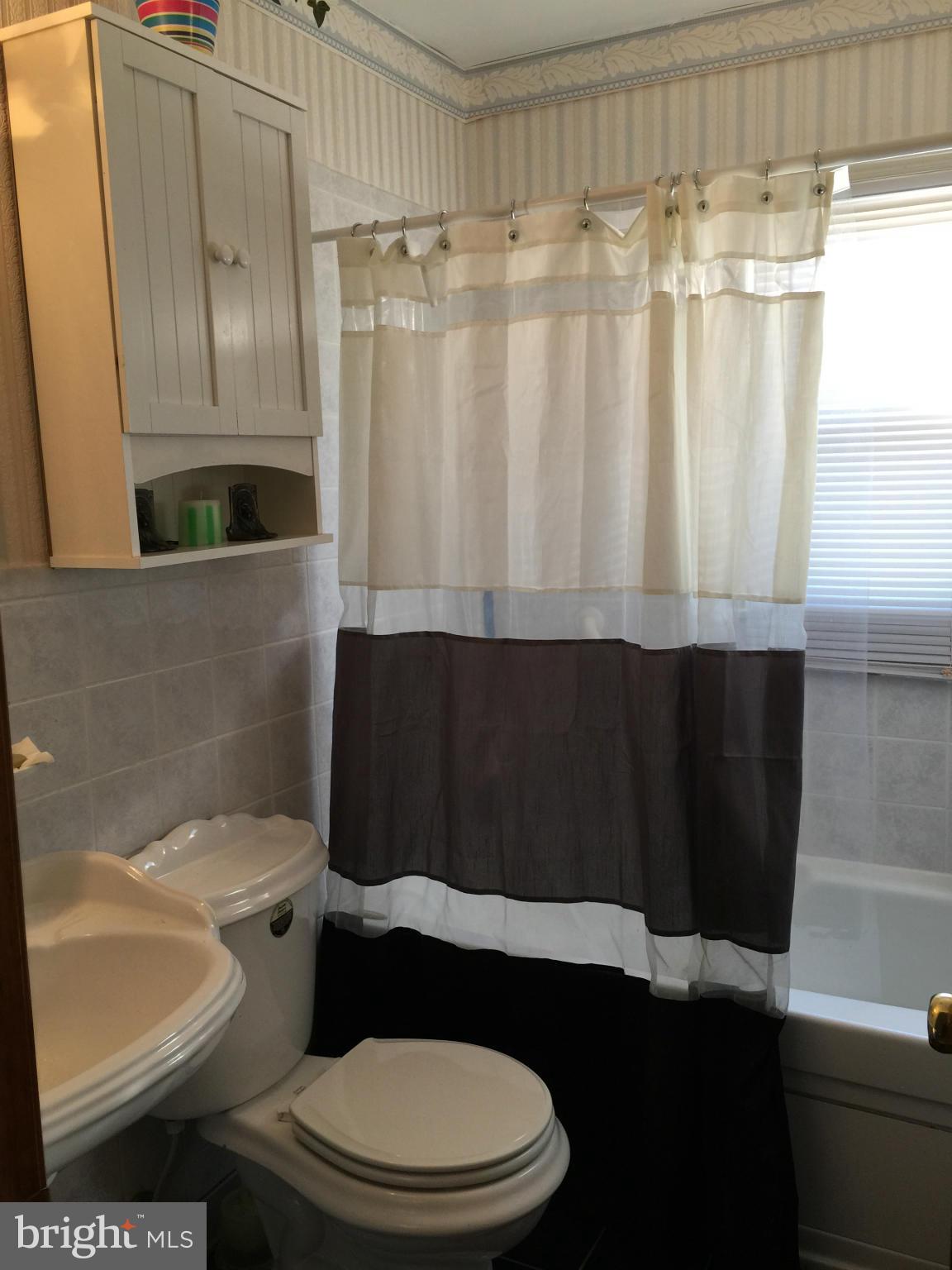 5602 Decatur Place Hyattsville, MD 20781 - Photo 8 of 24 Bath