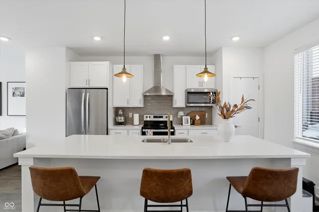 $425,000 | 737 Switchyard Place, Indianapolis, IN 46202