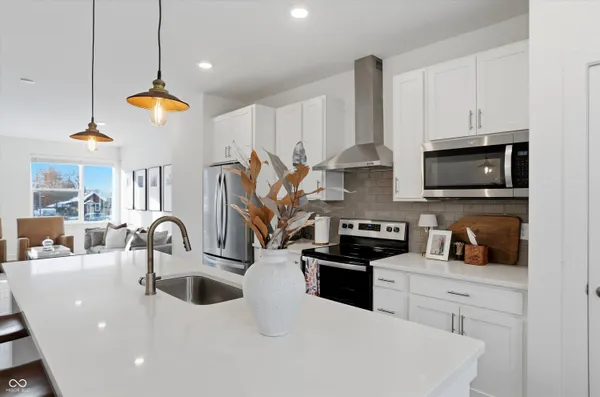 $425,000 | 737 Switchyard Place, Indianapolis, IN 46202