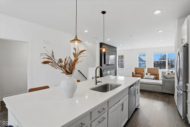 $425,000 | 737 Switchyard Place, Indianapolis, IN 46202