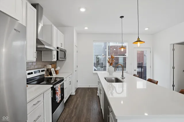 $425,000 | 737 Switchyard Place, Indianapolis, IN 46202