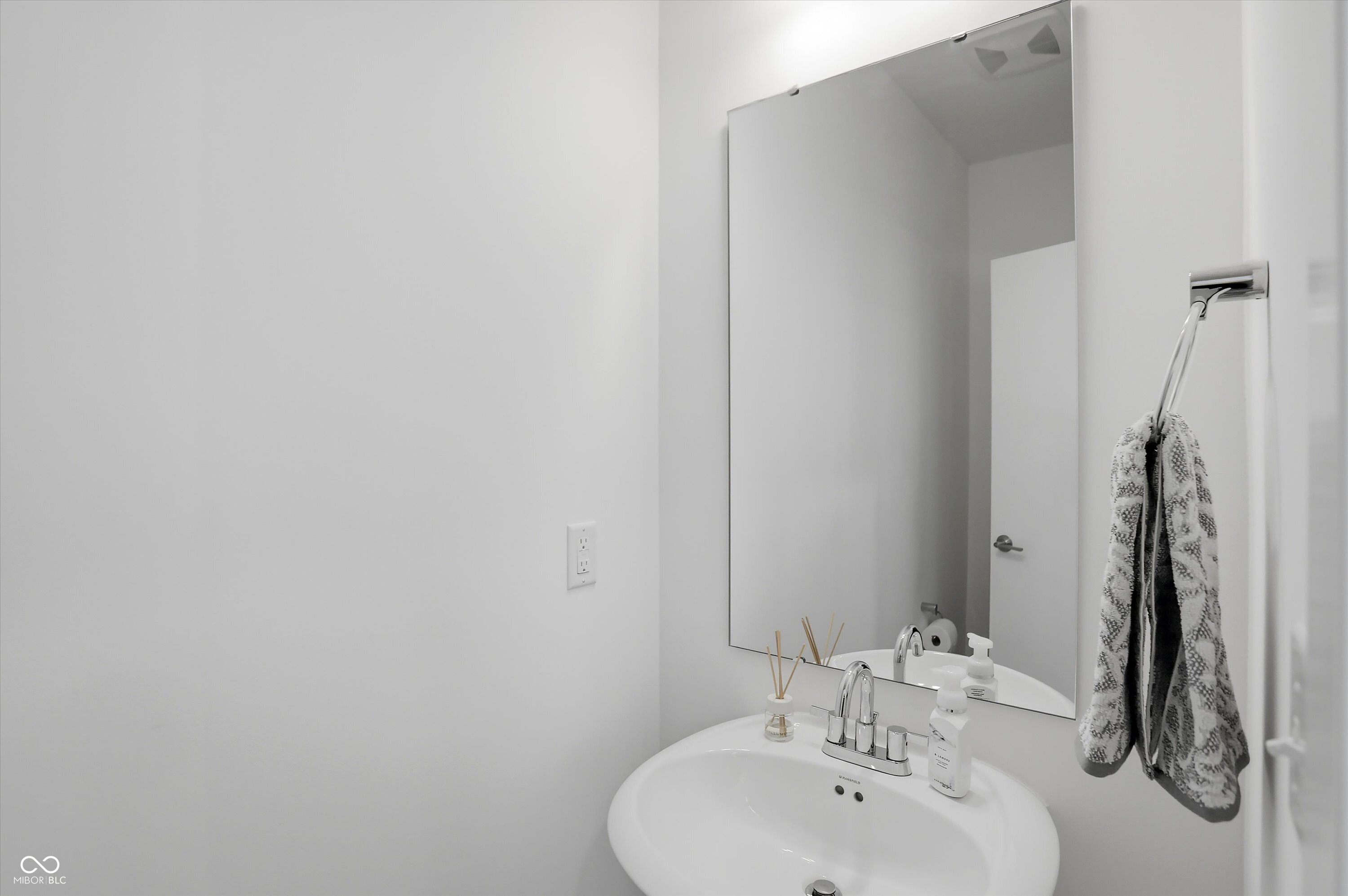 737 Switchyard Place Indianapolis, IN 46202 - Photo 21 of 57