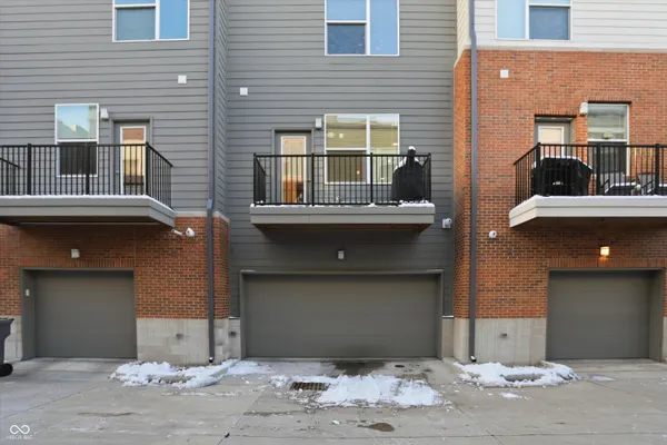 $425,000 | 737 Switchyard Place, Indianapolis, IN 46202