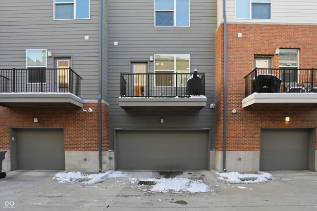 $425,000 | 737 Switchyard Place, Indianapolis, IN 46202