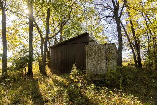 $885,000 | 6675 Irwin Road, Blue Mound, KS 66010