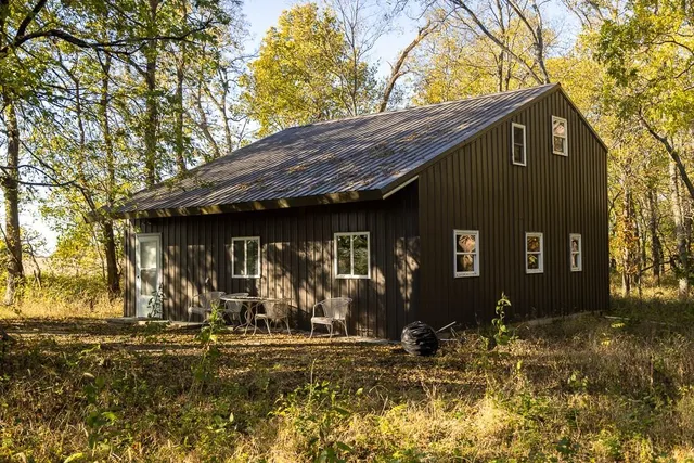 $885,000 | 6675 Irwin Road, Blue Mound, KS 66010