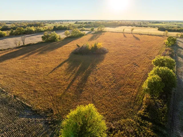 $885,000 | 6675 Irwin Road, Blue Mound, KS 66010