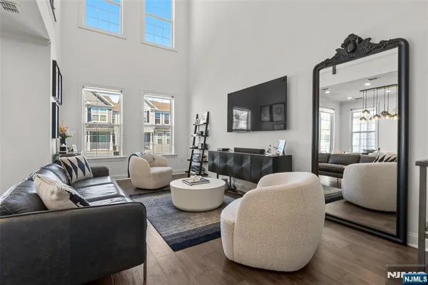 $750,000 | 109 Sequoia Drive, Cedar Grove, NJ 07009