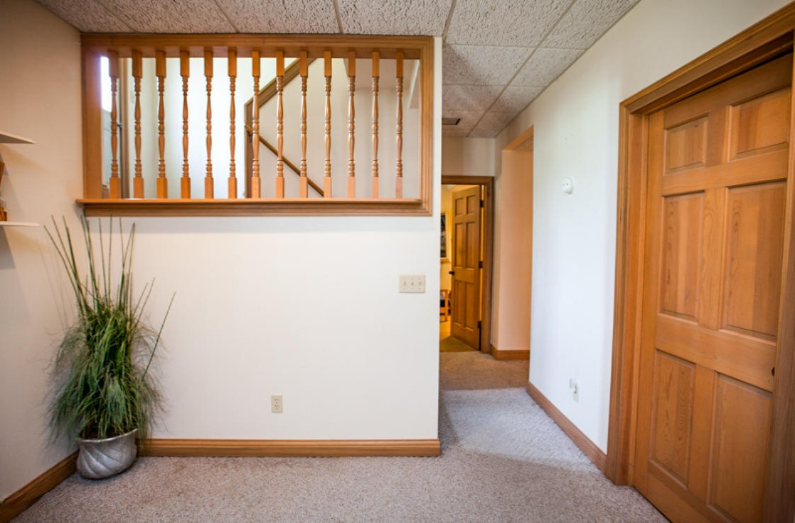 1191 West Tyler Road Muskegon, MI 49445 - Photo 14 of 23 Hallway
