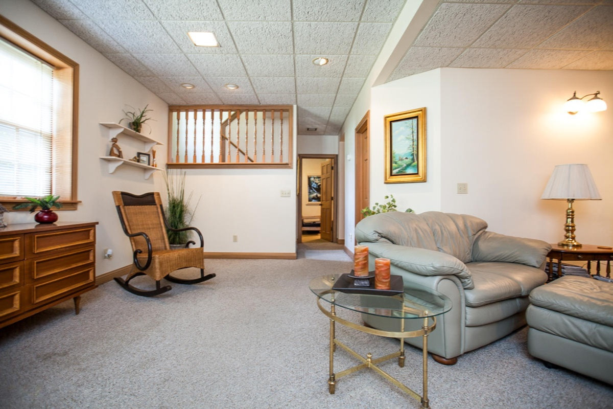 1191 West Tyler Road Muskegon, MI 49445 - Photo 15 of 23 Living