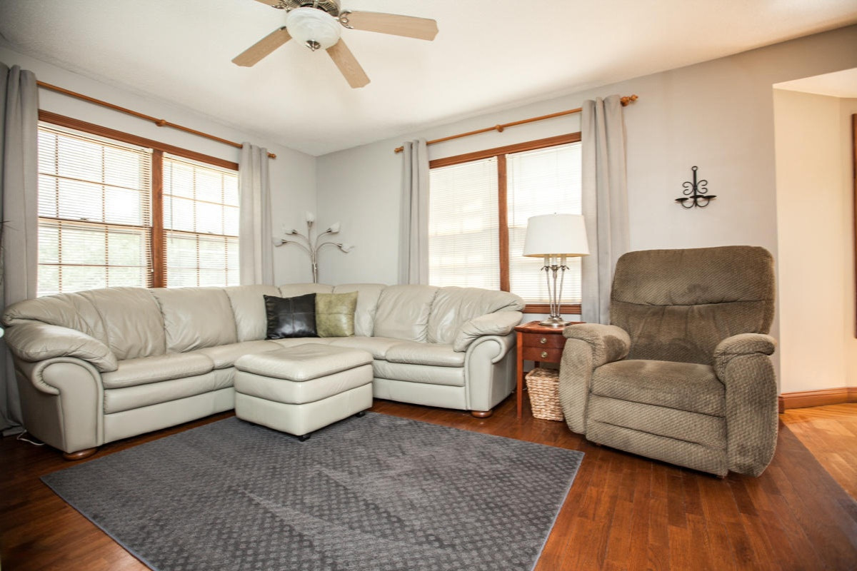 1191 West Tyler Road Muskegon, MI 49445 - Photo 3 of 23 Formal Living