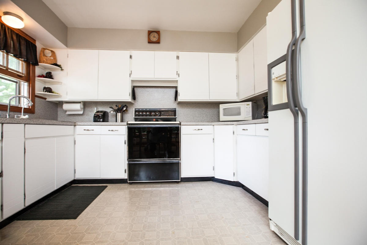 1191 West Tyler Road Muskegon, MI 49445 - Photo 5 of 23 Kitchen 1