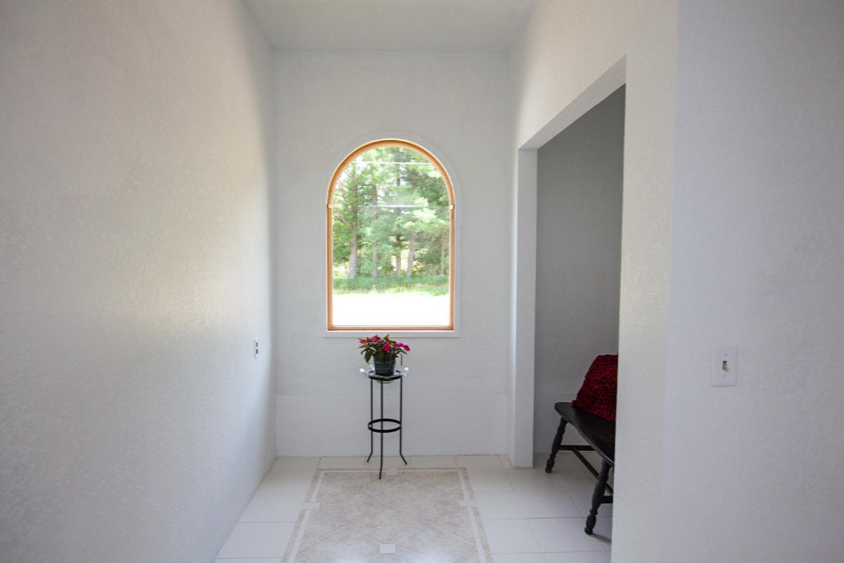 1191 West Tyler Road Muskegon, MI 49445 - Photo 6 of 23 Entryway