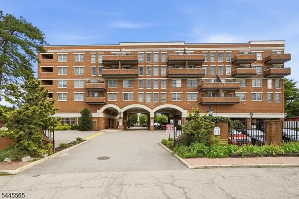 $325,000 | 28 Lakeside Avenue, Unit 28, Pompton Lakes, NJ 07442