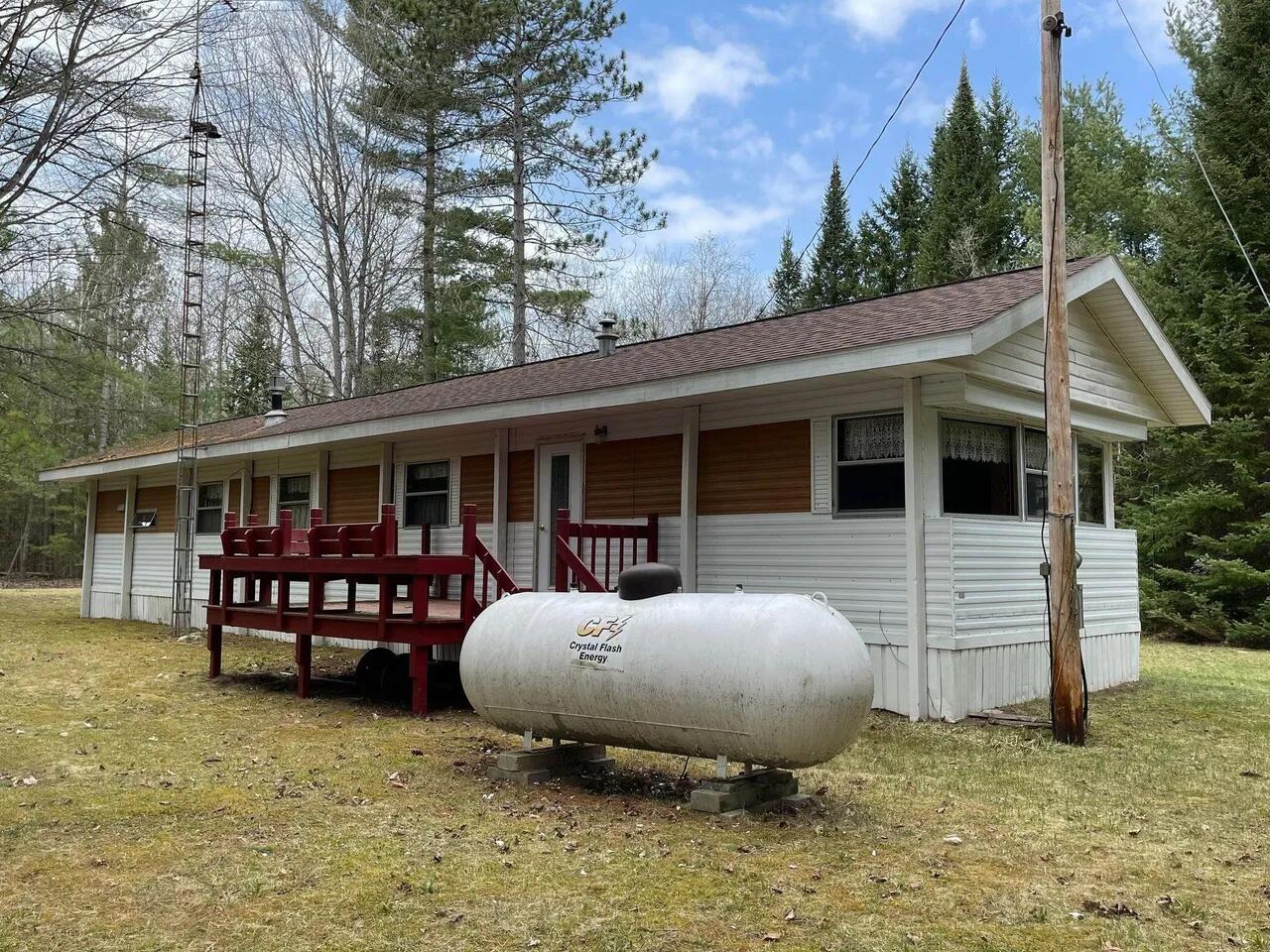 9494 Norms Road Alpena, MI 49707 - Photo 18 of 20 Sude view full tank included