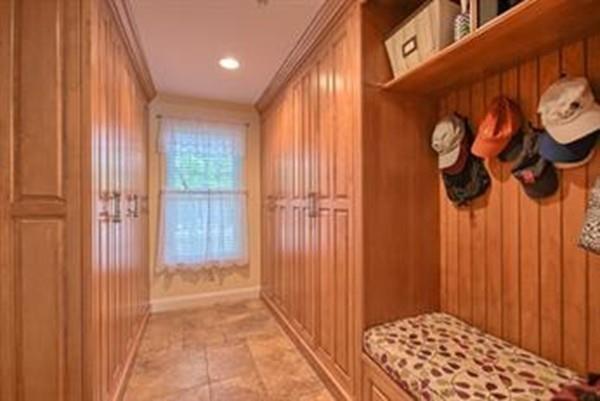 11 Knoll Road Dracut, MA 01826 - Photo 18 of 39 Gallery Image 18