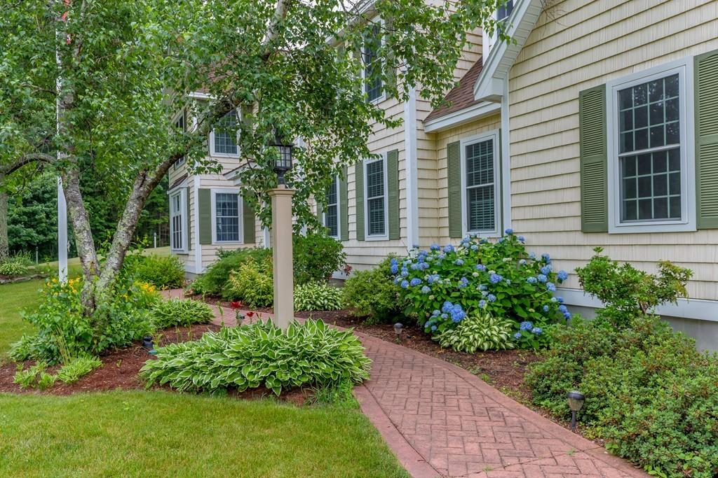 11 Knoll Road Dracut, MA 01826 - Photo 2 of 39 Gallery Image 2
