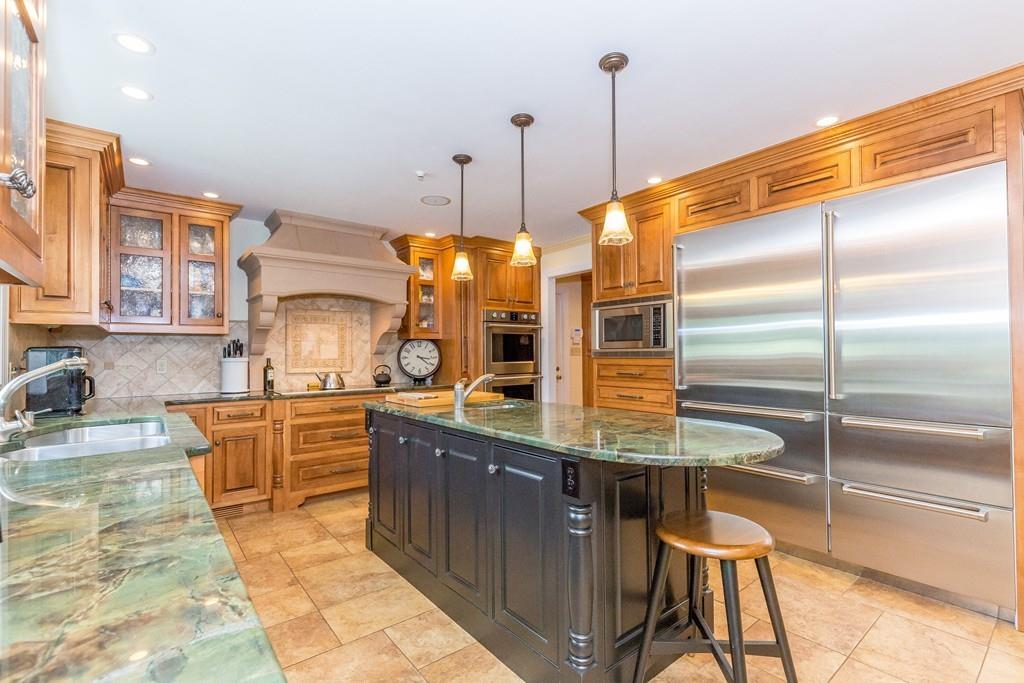 11 Knoll Road Dracut, MA 01826 - Photo 4 of 39 Gallery Image 4