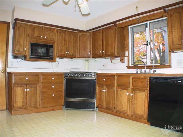 6319 West Hills Road Fort Wayne, IN 46804 - Photo 3 of 20 Gallery Image 3