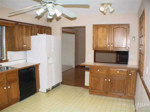 6319 West Hills Road Fort Wayne, IN 46804 - Photo 4 of 20 Gallery Image 4
