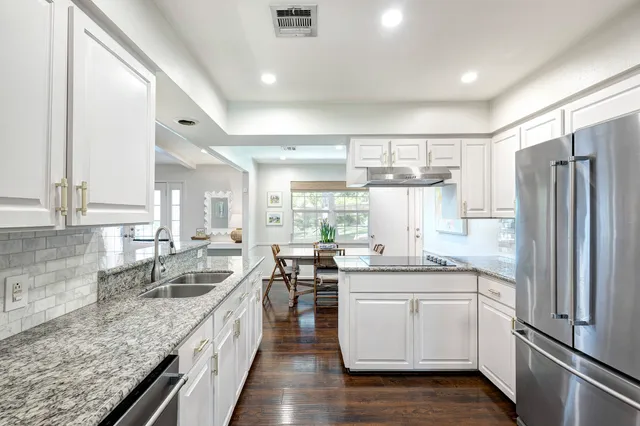 $575,000 | 1827 Peer Drive, Houston, TX 77043