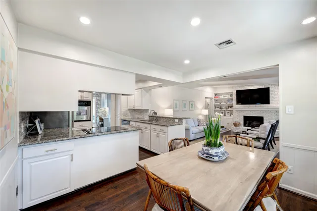 $575,000 | 1827 Peer Drive, Houston, TX 77043