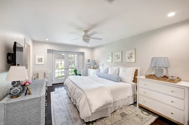 $575,000 | 1827 Peer Drive, Houston, TX 77043