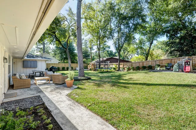 $575,000 | 1827 Peer Drive, Houston, TX 77043