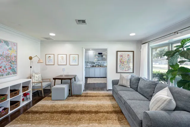 $575,000 | 1827 Peer Drive, Houston, TX 77043