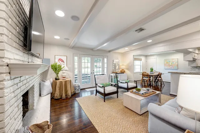 $575,000 | 1827 Peer Drive, Houston, TX 77043