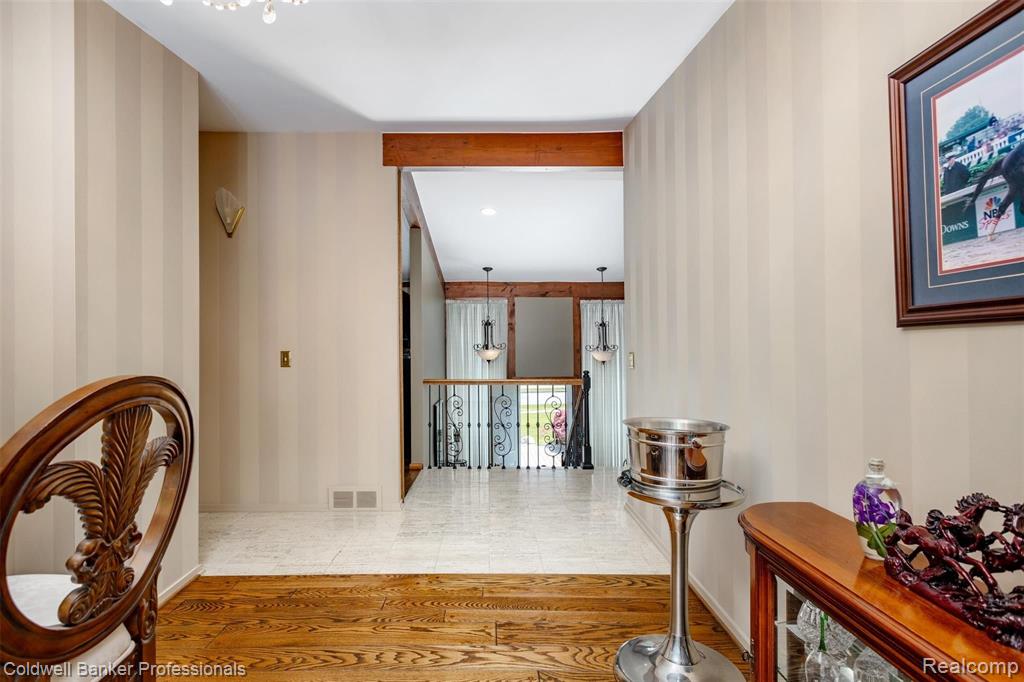 329 Lake Shore Road Grosse Pointe Farms, MI 48236 - Photo 18 of 41