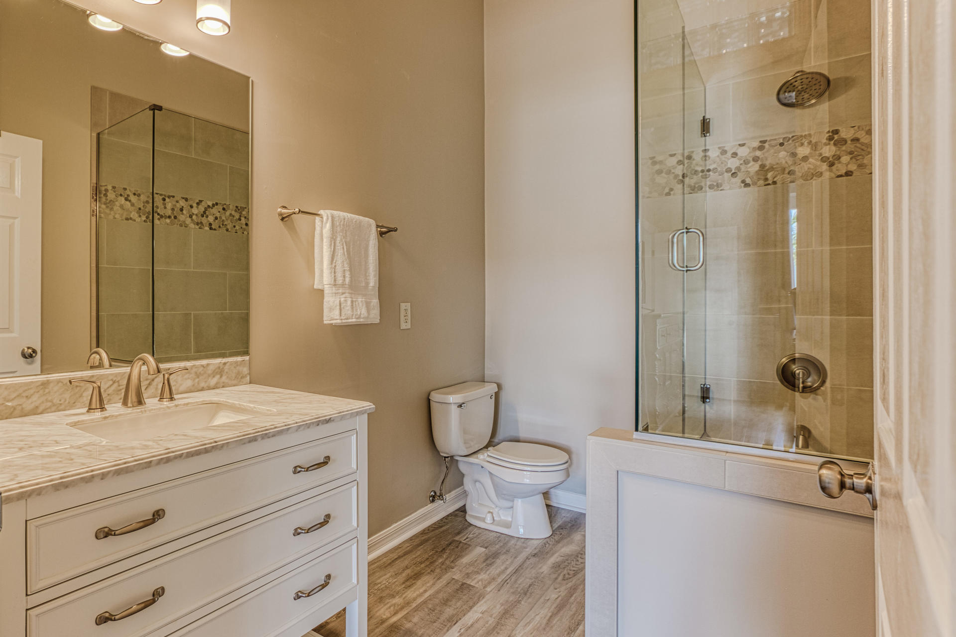 4583 Luke Avenue Destin, FL 32541 - Photo 17 of 86 Downstairs Master 1