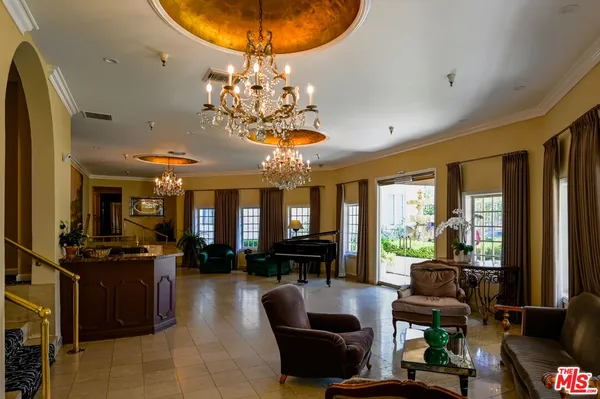 $8,400 | 1424 North Crescent Heights Boulevard, Unit 61, West Hollywood, CA 90046