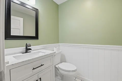 $529,900 | N29W22090 Kathryn Court, Pewaukee, WI 53186