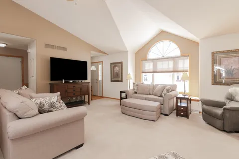 $529,900 | N29W22090 Kathryn Court, Pewaukee, WI 53186