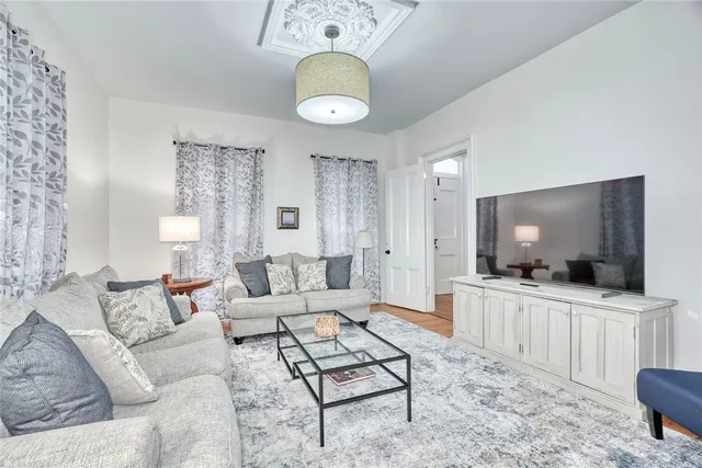 $670,000 | 46 East Avenue, Naples, NY 14512