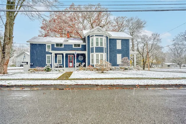 $670,000 | 46 East Avenue, Naples, NY 14512