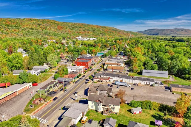 $670,000 | 46 East Avenue, Naples, NY 14512