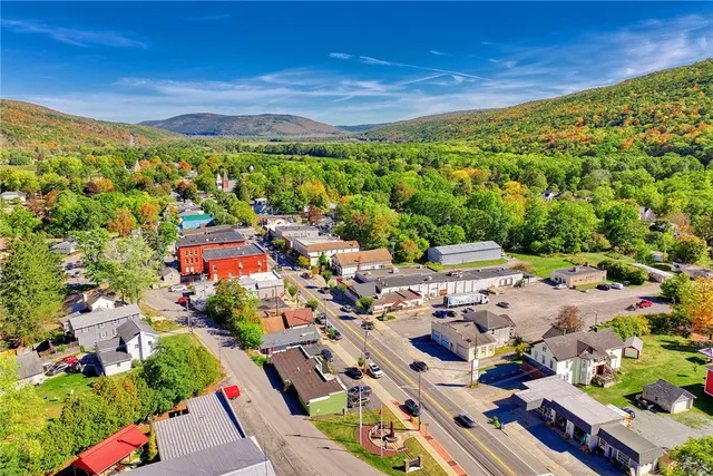 $670,000 | 46 East Avenue, Naples, NY 14512