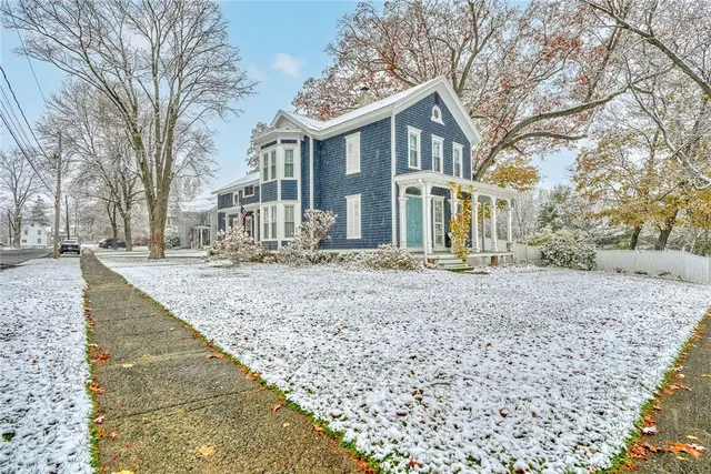 $670,000 | 46 East Avenue, Naples, NY 14512