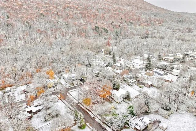 $670,000 | 46 East Avenue, Naples, NY 14512