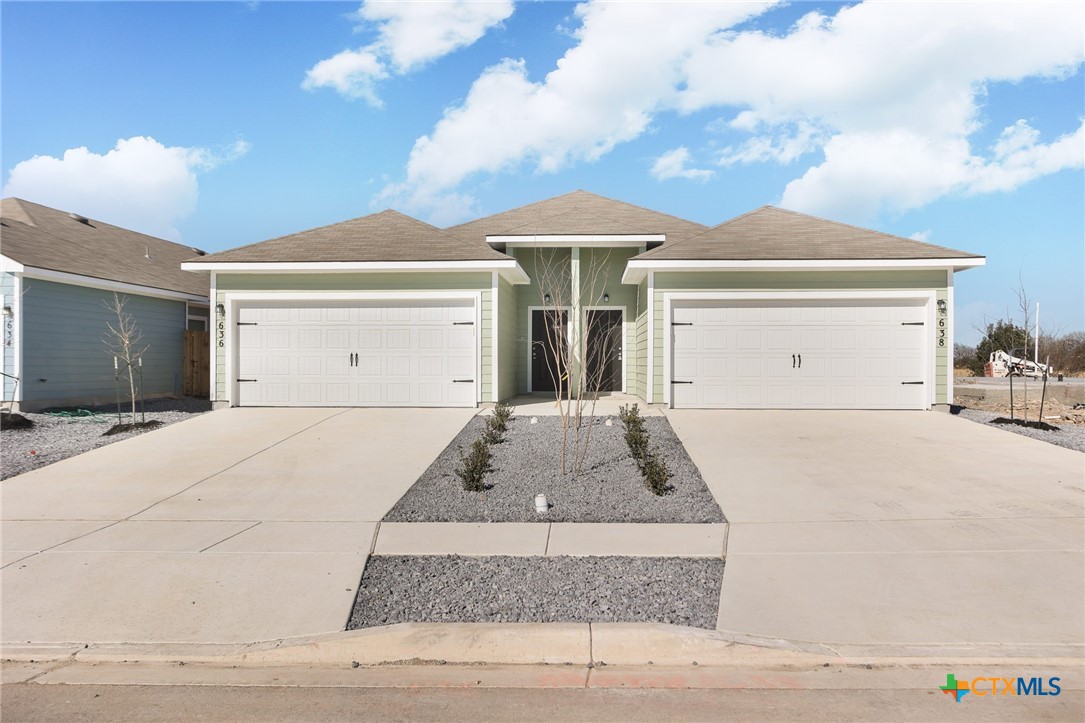 636 Heathers Way Seguin, TX 78155 - Photo 2 of 26