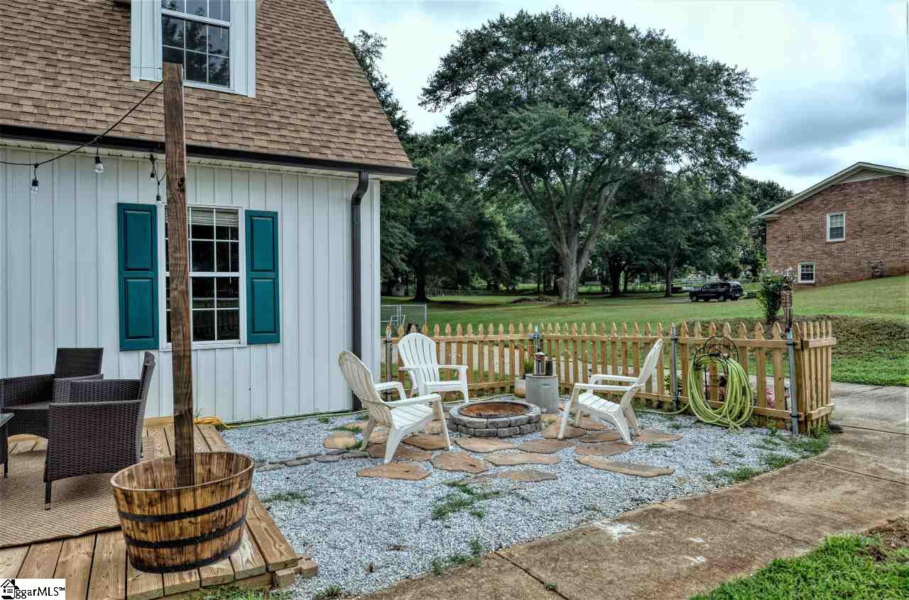 1525 Henderson Gap Road Greer, SC 29650 - Photo 5 of 36