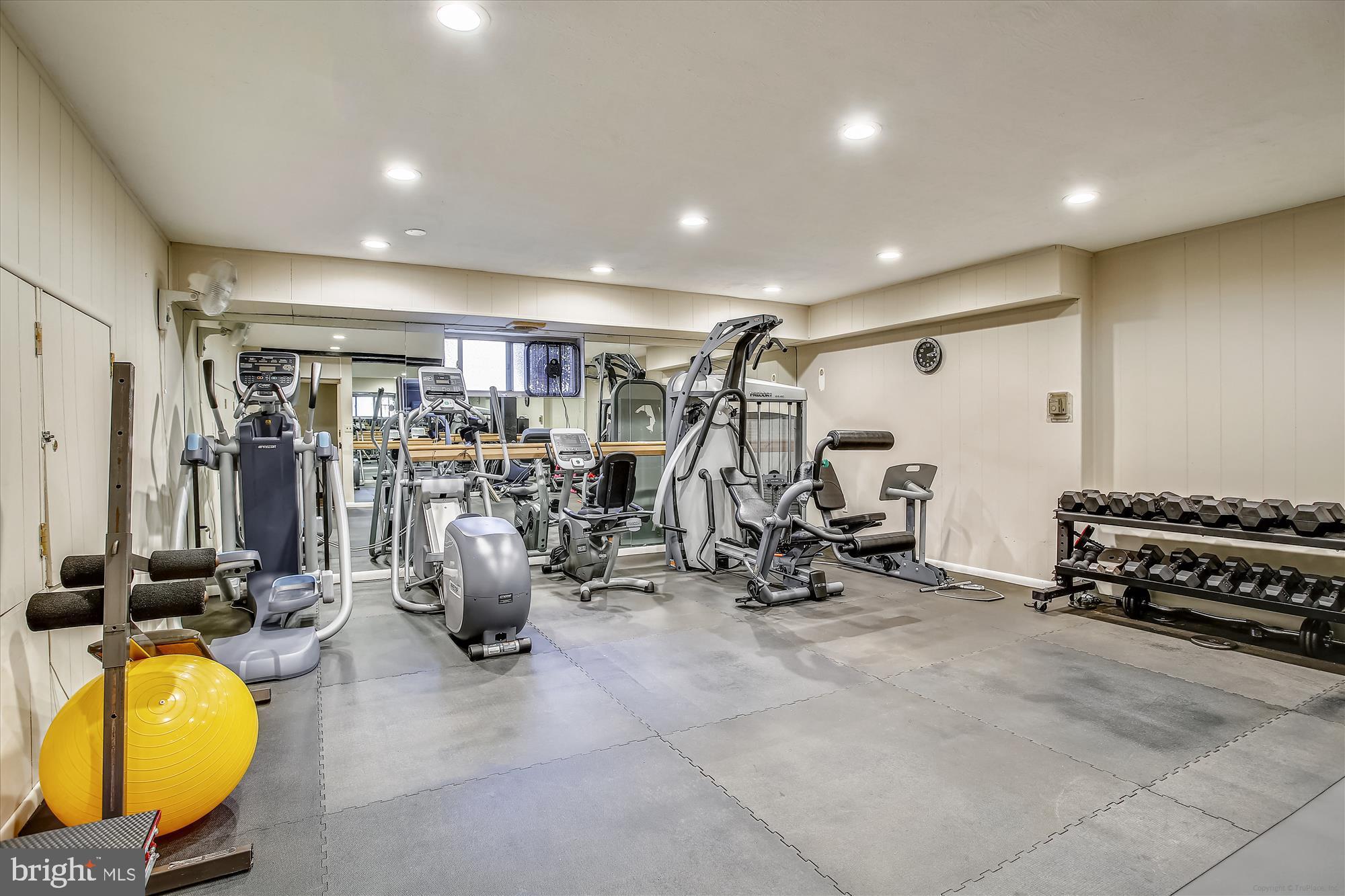 3900 Tunlaw Road Northwest, Unit 509 Washington, DC 20007 - Photo 14 of 19 a view of a room with gym equipment