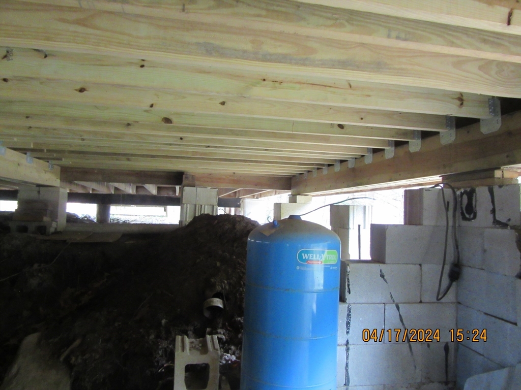 86 Ashfield Road Williamsburg, MA 01096 - Photo 2 of 20 a view of entryway