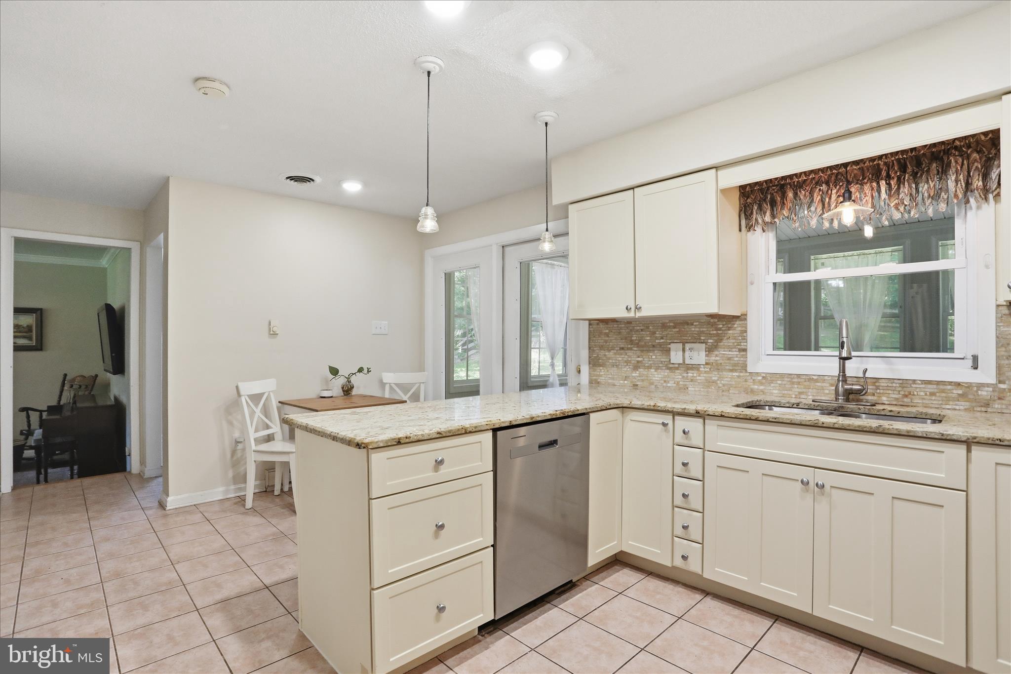 1084 Ridge Road South Martinsburg, WV 25403 - Photo 10 of 56