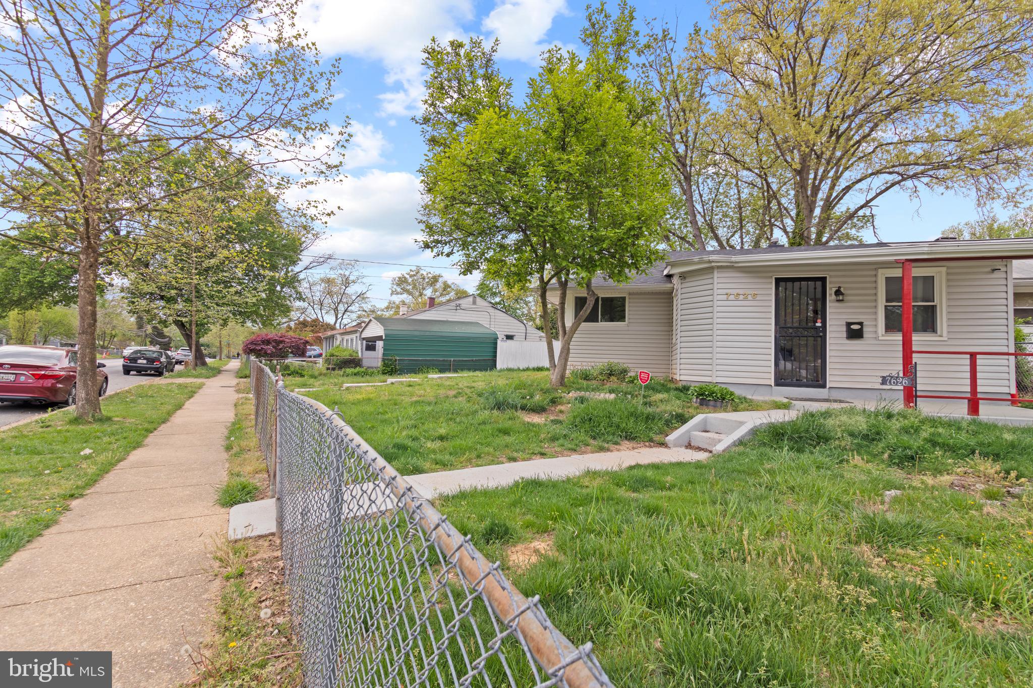 7626 Greenleaf Road Hyattsville, MD 20785 - Photo 32 of 33 Fully fenced