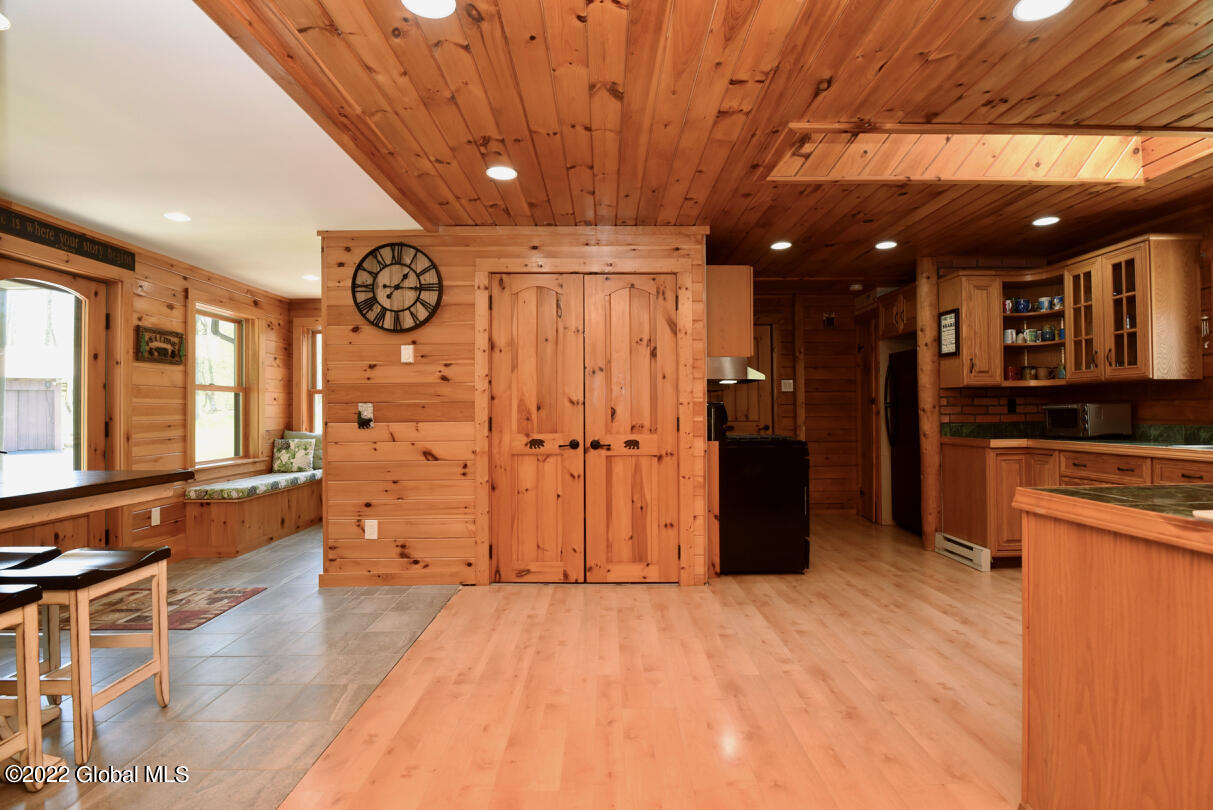 208 Ruhle Road South Malta, NY 12019 - Photo 9 of 50 15